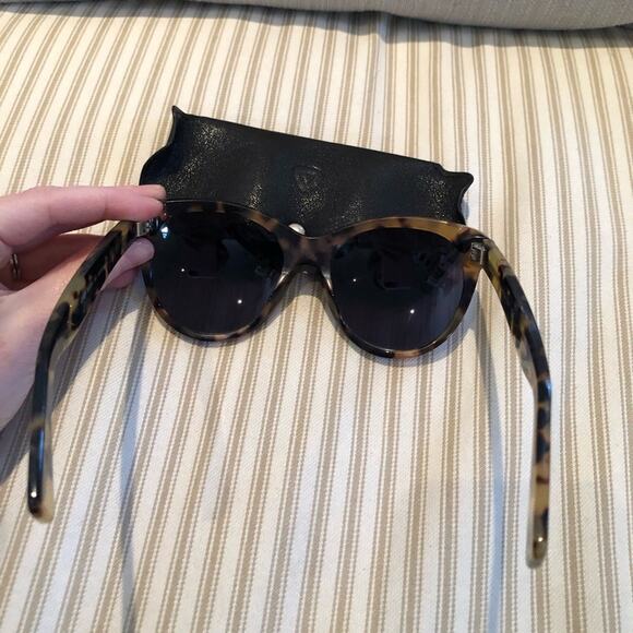 Clan Milano Adriana Tortoise Colored Sunglasses - Picture 6 of 10